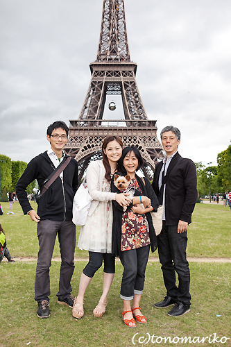 パリ旅行の記念に家族写真 まめちゃん一家編_c0024345_2245587.jpg