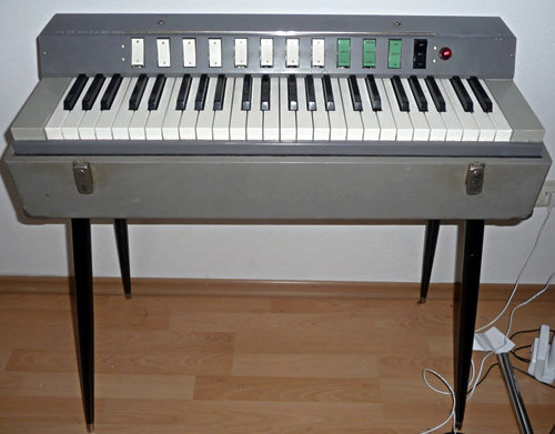 世界のコンボオルガンVol.2 Hohner Symphonic 30_e0045459_18531849.jpg
