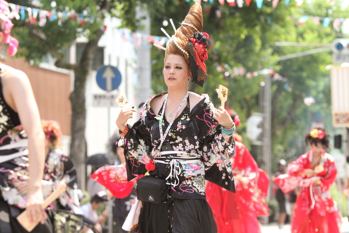 第59回よさこい祭り 1日目 HARE MAKE SALON FACE_a0077663_17192524.jpg