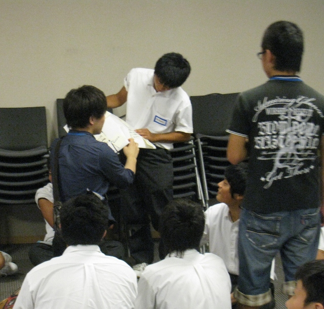 北越高等学校において英語ワークショップ「Why do we study?」を実施しました。_c0167632_1524960.jpg