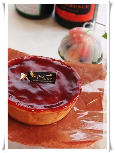 赤ワインソースのチーズケーキ_d0078486_0393680.jpg