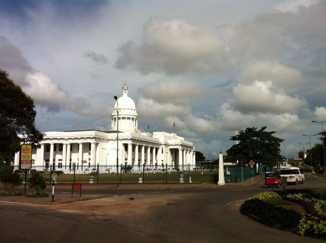 Colombo\'s Landmark_a0048719_924712.jpg