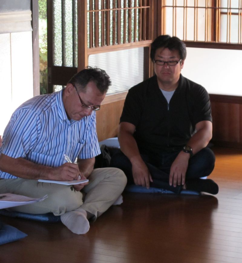 22Bオーナーズミーティング 2012 テレビ局の取材を受ける_f0076731_1245570.jpg