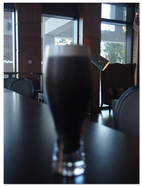 エーゲ海・アドリア海クルーズ(3) Hoppaバスでヒルトンホテルへ_d0210324_4434044.jpg