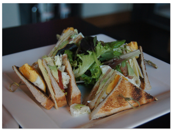 エーゲ海・アドリア海クルーズ(3) Hoppaバスでヒルトンホテルへ_d0210324_4435599.jpg