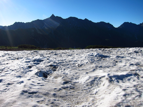 【 秘境を巡る旅　その１１　☆　双六＝鏡平＝新穂へ下山　☆　　鷲羽・水晶・雲ノ平・三俣蓮華・双六】_f0202271_23263758.jpg