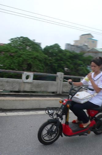 XE DAP DIEN ( 電動自転車 ) の街 Hai Phong ..._c0189379_20135535.jpg