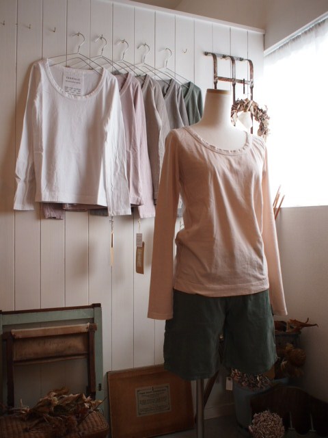 パンツとニットとカットソー_a0164280_12343475.jpg