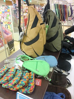 すぐれもの　♪　ボデイバック（BACK BAG）_a0185783_16263117.jpg