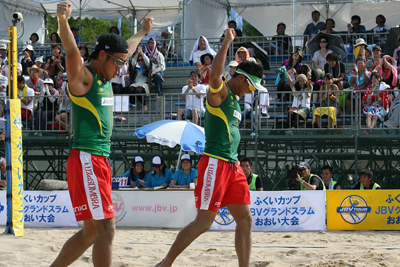 金栄堂サポート選手:ビーチバレー長谷川徳海選手インプレッション!_c0003493_17424740.jpg