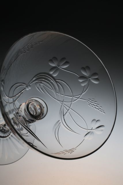 Baccarat クローバー・タイユグラヴュール Champagne flute_c0108595_15143100.jpg