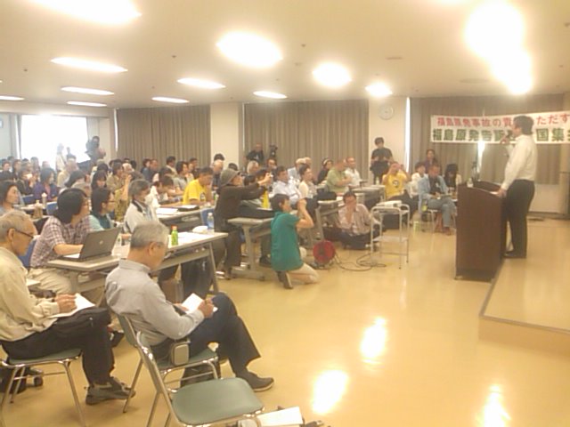 福島原発告訴団全国集会に300人_e0068696_19255098.jpg