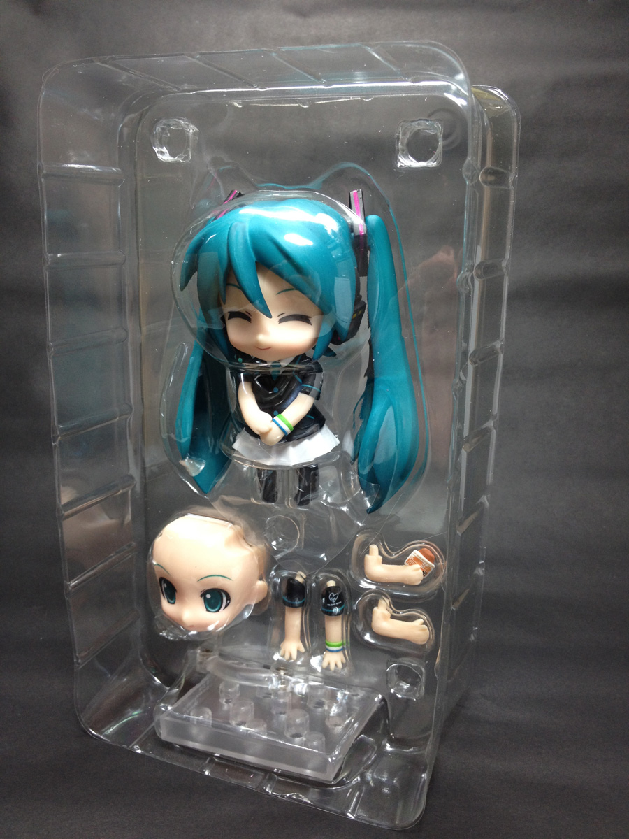 ねんどろいど 初音ミク FamilymartVer かんたんレビュー！_a0191916_344275.jpg