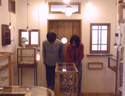 YYossYY1周年!&25日からの営業時間のお知らせ_e0170562_11355322.jpg