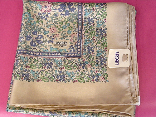 Liberty リバティのシルクスカーフ Maribron Poupee De Son Compactrecords 日々のあわ