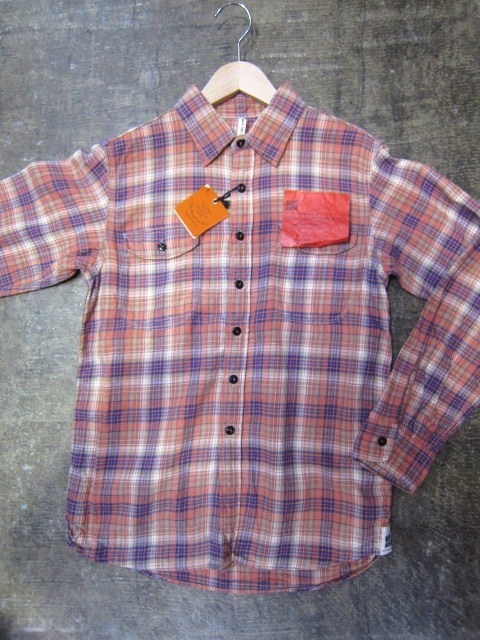 毎度・絶妙な配色です♪　Kato BASIC ･･･ CHECK WORK NELL SHIRTS ★_d0152280_2173637.jpg