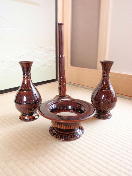 陶器の壺 中型 茶色と金色の混合