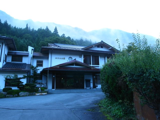 ニコニコ荘 湯屋温泉 炭酸泉の温泉旅館 下呂温泉_f0209122_1855160.jpg