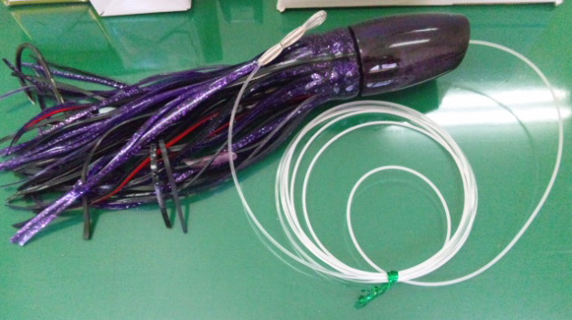 22日 べた凪の遠州灘はヒットの嵐、フックオフの暴発!?【カジキ・マグロトローリング】_f0009039_10252525.jpg
