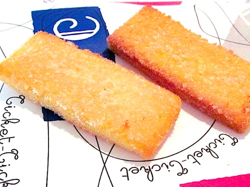 petit panierさんの肩からさげられる大きなバッグは…_f0129557_15114951.jpg