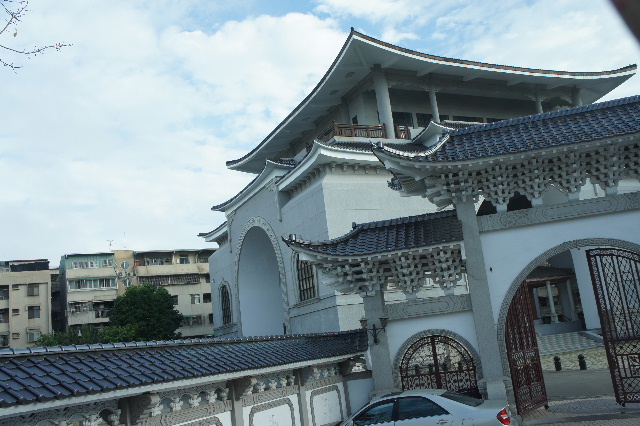 台湾周遊　（７）　＜台中＞　【宝覚寺】 （寶覺禅寺）_c0011649_735719.jpg