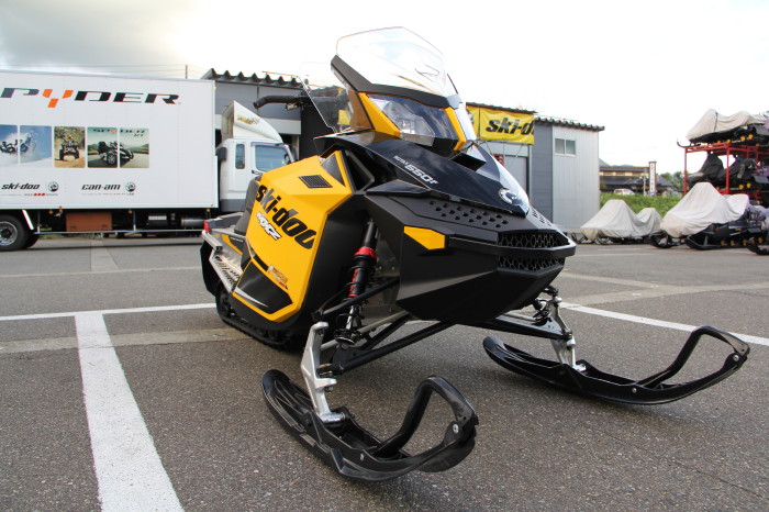 2013 SKI-DOO MXZ SPORT 550F : スノーモービル、ATVのプロ 2013 SKI-DOO MXZ SPORT 550F : スノーモービル、ATVのプロ