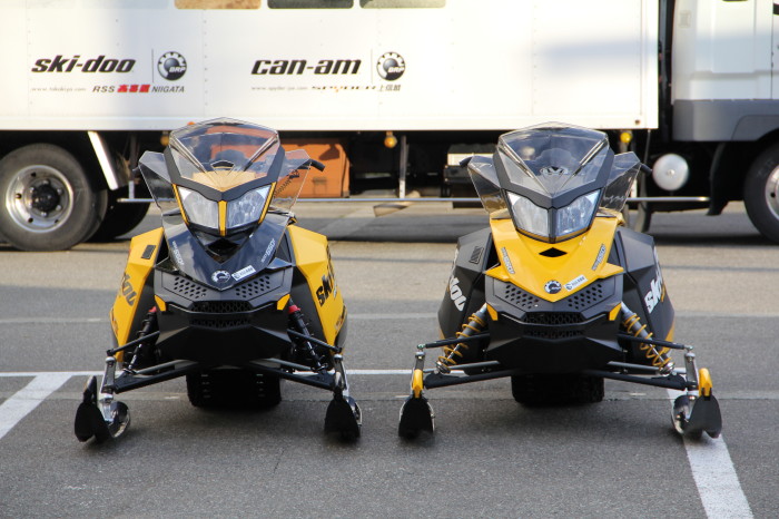 スノーモービル スキードゥー SKI-DOO MX Z X E-TEC 800R 800CC 2013