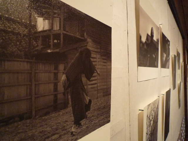 2012.9③村井勇写真展「傾斜10度の坂道 -堀川久子, 下町(しも)デ踊ル-」_e0138627_16123077.jpg