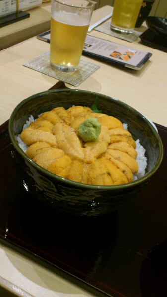 先ずは『うに丼』_d0249867_22342067.jpg