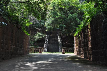 石原台堡塁跡：佐世保の古代遺跡を探検してきた。_c0024176_1445465.jpg