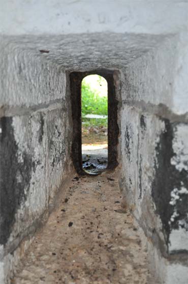 石原台堡塁跡：佐世保の古代遺跡を探検してきた。_c0024176_205274.jpg