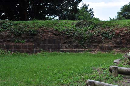 石原台堡塁跡：佐世保の古代遺跡を探検してきた。_c0024176_2133717.jpg