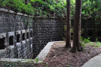 石原台堡塁跡：佐世保の古代遺跡を探検してきた。_c0024176_219481.jpg