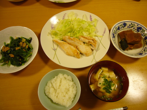 ささみの梅しそチーズ焼き つるむらさきのにんにく炒め かぼちゃの煮物 豆腐と油揚げのお味噌汁 今日の献立 その他いろいろ