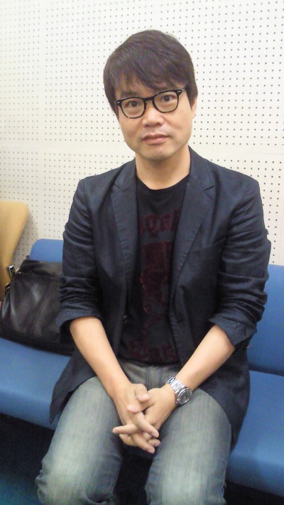 メガネは人を賢そうに見せるかあ?_a0163623_23595272.jpg