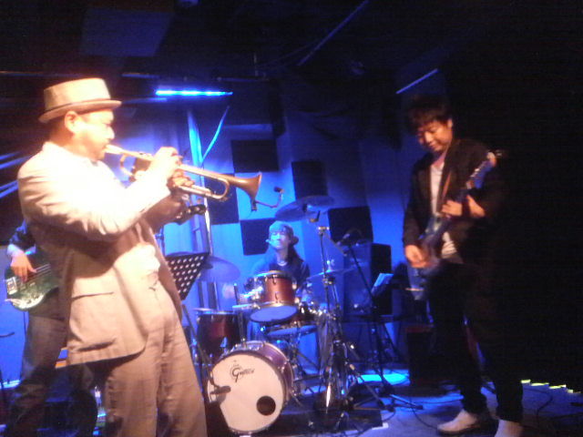 c0068732_1553045.jpg