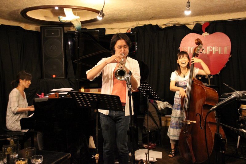 THE TOMOMI AZUMA TRIO「屋久島組l曲」発売記念ライブがあったり。_f0042307_0333616.jpg