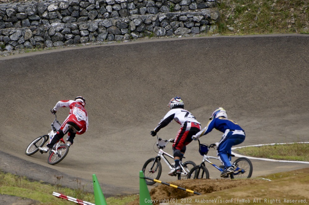 ２０１２JBMXFシリーズ第６戦秩父大会VOL1：エリート決勝　動画あり_b0065730_23482327.jpg