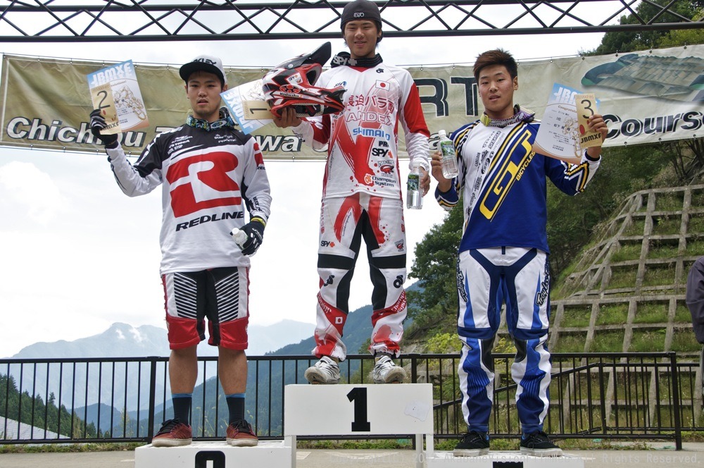 ２０１２JBMXFシリーズ第６戦秩父大会VOL1：エリート決勝　動画あり_b0065730_23503117.jpg