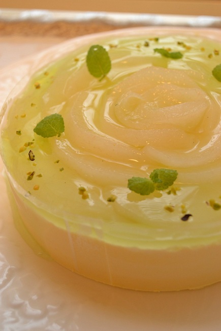和梨のババロアケーキ_a0214059_6314882.jpg