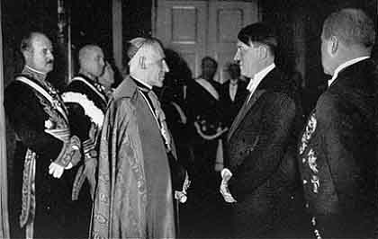 バチカンはルネッサンス期以来から続くカバリストたちの出先機関 by Michael Hoffman_c0139575_19165442.jpg