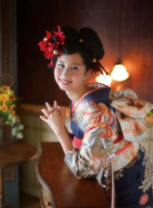 普段は素顔に近い状態でキャンパス内を....との事...もうすぐ...._b0194185_2314756.jpg