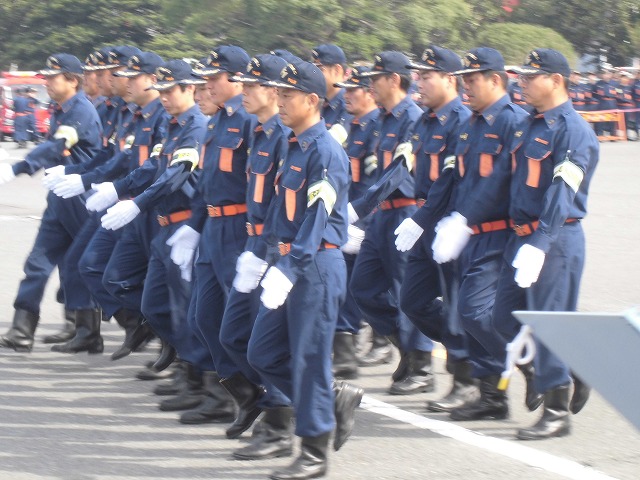 日頃の訓練の成果を披露　富士市消防団訓練大会_f0141310_7284229.jpg