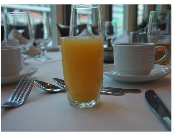 エーゲ海・アドリア海クルーズ(13)　変な日本語：OHAIYO GONZAIMASU_d0210324_22262620.jpg