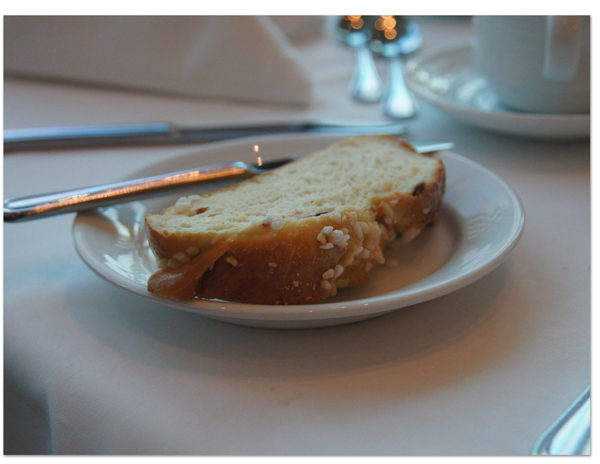 エーゲ海・アドリア海クルーズ(13)　変な日本語：OHAIYO GONZAIMASU_d0210324_22264569.jpg