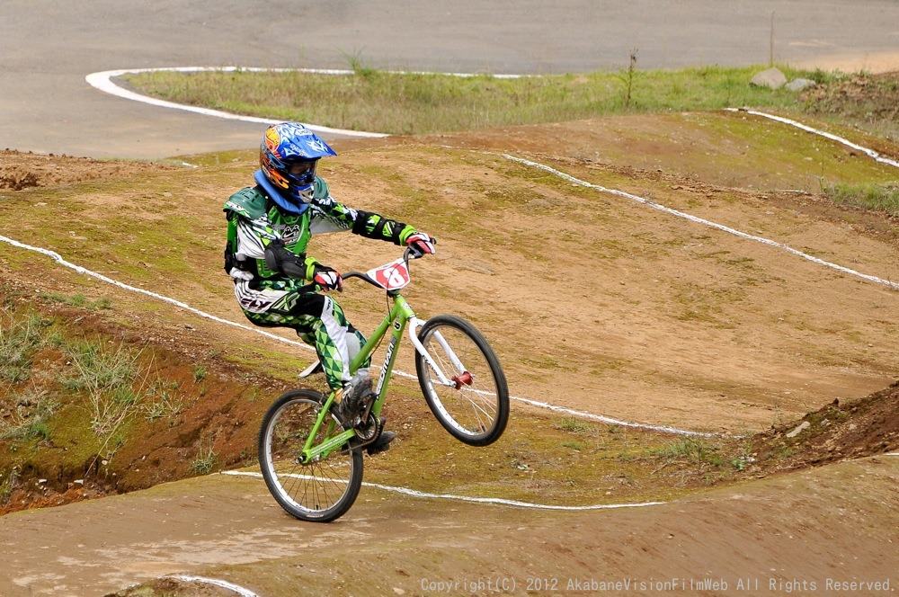 ２０１２JBMXFシリーズ第６戦秩父大会VOL7：クルーザー３９才以下 /40才以上決勝　動画あり_b0065730_20457100.jpg