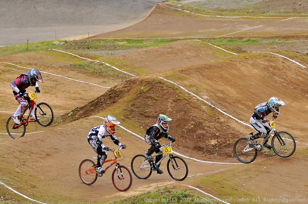 ２０１２JBMXFシリーズ第６戦秩父大会VOL10：ボーイズ９−１０才決勝　動画あり_b0065730_23484417.jpg