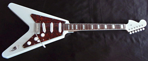 「Pale Blue SolidのGibfendrix 1本目」が完成〜デス!_e0053731_19422987.jpg