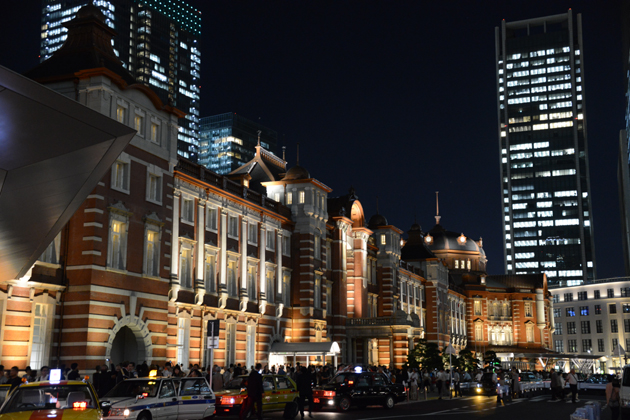 東京駅ライトアップ_e0171573_2258399.jpg