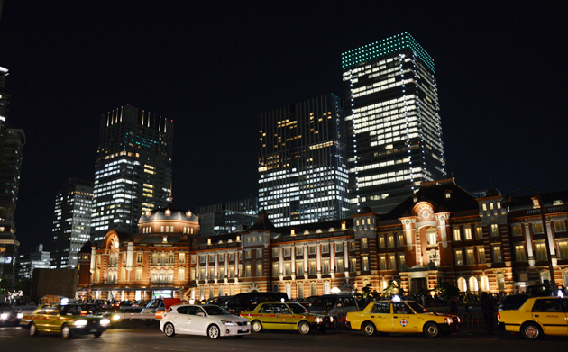 東京駅ライトアップ_e0171573_22585936.jpg